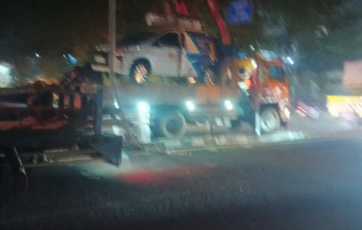 Mobil Operasional PLN Tabrak Tiang Listrik di Medan, Tidak Ada Korban Jiwa